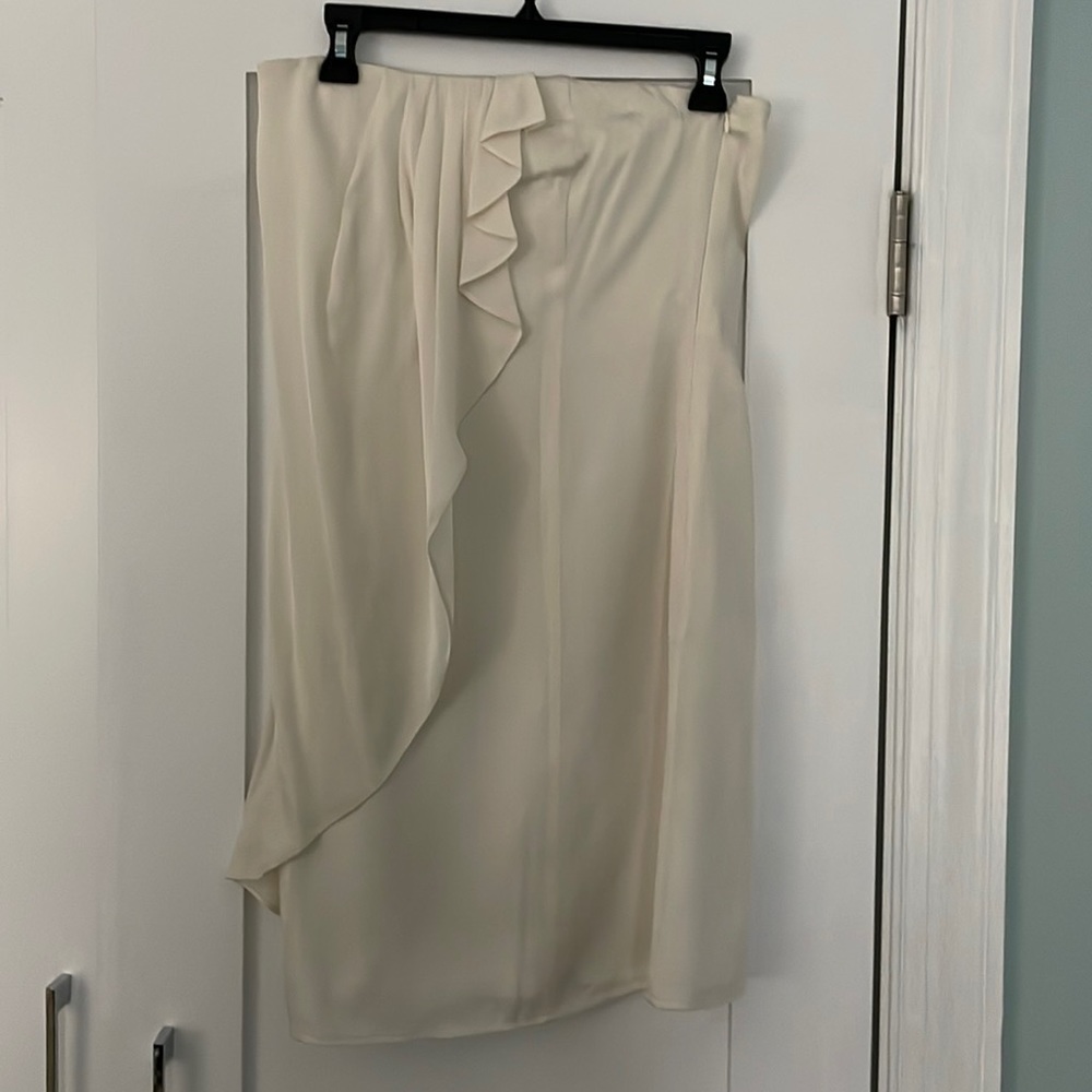 Silk white strapless Tahari dress, size 4. Perfect for graduation.